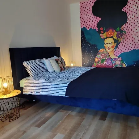 Kuenstler-suite 7 - Koeln, Netflix, Phantasialand