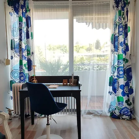 Apartment Kuenstler-suite 7 - Koeln, Netflix, Phantasialand Kerpen (North Rhine-Westphalia)