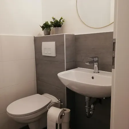 Kuenstler-suite 7 - Koeln, Netflix, Phantasialand Lejlighed Kerpen (North Rhine-Westphalia)