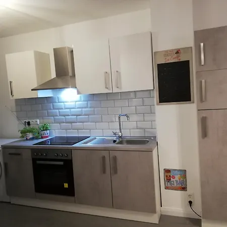Apartment Kuenstler-suite 7 - Koeln, Netflix, Phantasialand Kerpen (North Rhine-Westphalia)