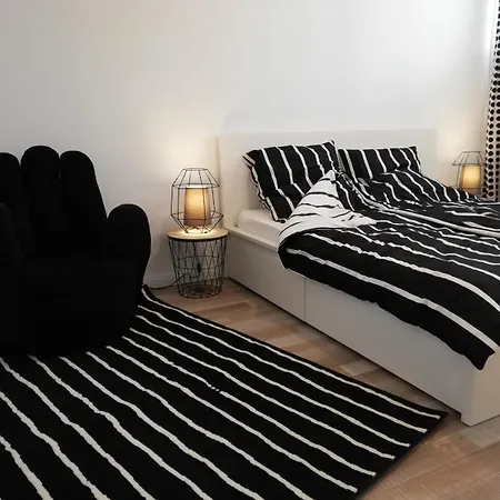 Kuenstler-suite 7 - Koeln, Netflix, Phantasialand